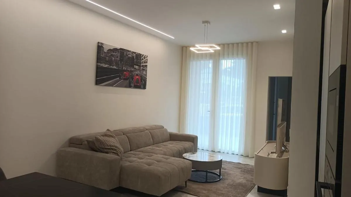 Varese-3Camere-Parcheggio Nyaraló